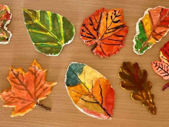 Obraz przedstawia Jesiennie i kreatywnie w klasie 3e