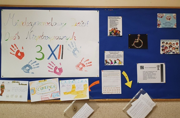 Obraz przedstawia Obchody Dnia Osób z Niepełnosprawnościami  w klasach 4-8