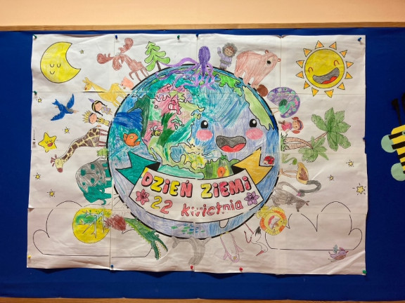 Obraz przedstawia Dzień Ziemi w naszej szkole