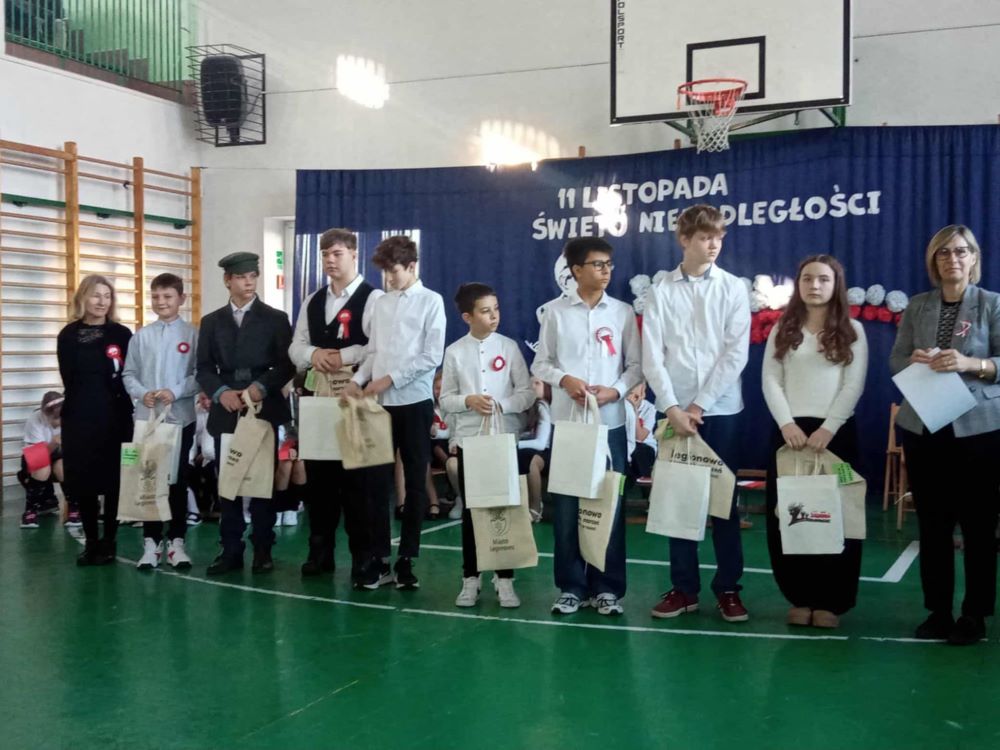 Więcej o: Laureaci powiatowego konkursu historycznego