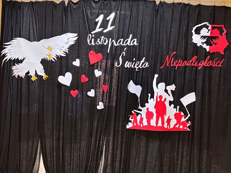 Więcej o: Apel z okazji Święta Niepodległości w klasach 1-3