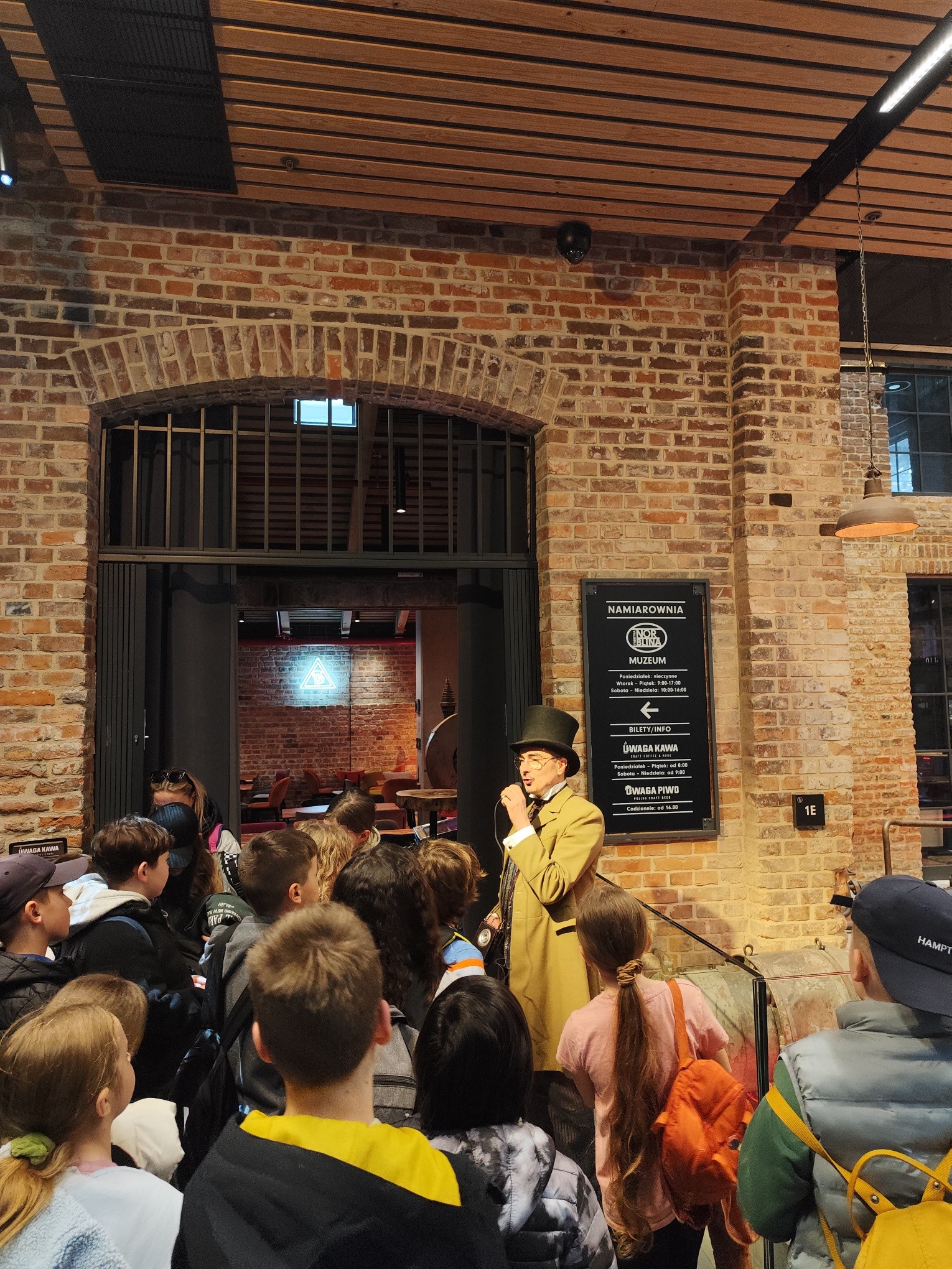 Więcej o: Wycieczka edukacyjno-warsztatowa