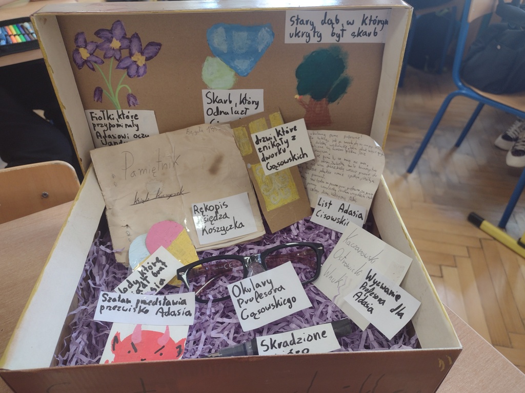 Więcej o: „Lektura w pudełku” w klasie VIc i VIe